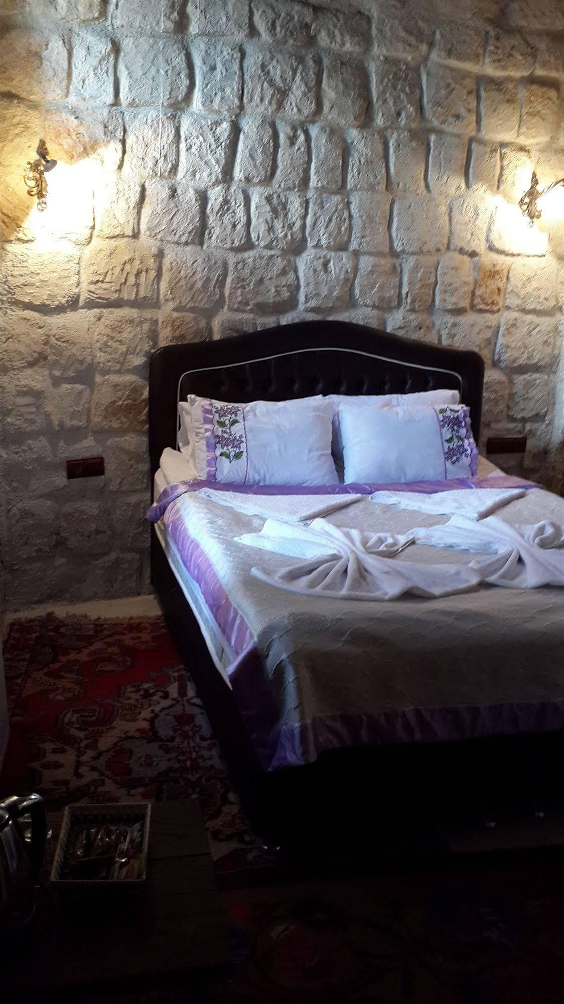Castle Cave Hotel เกอเรเม ภายนอก รูปภาพ