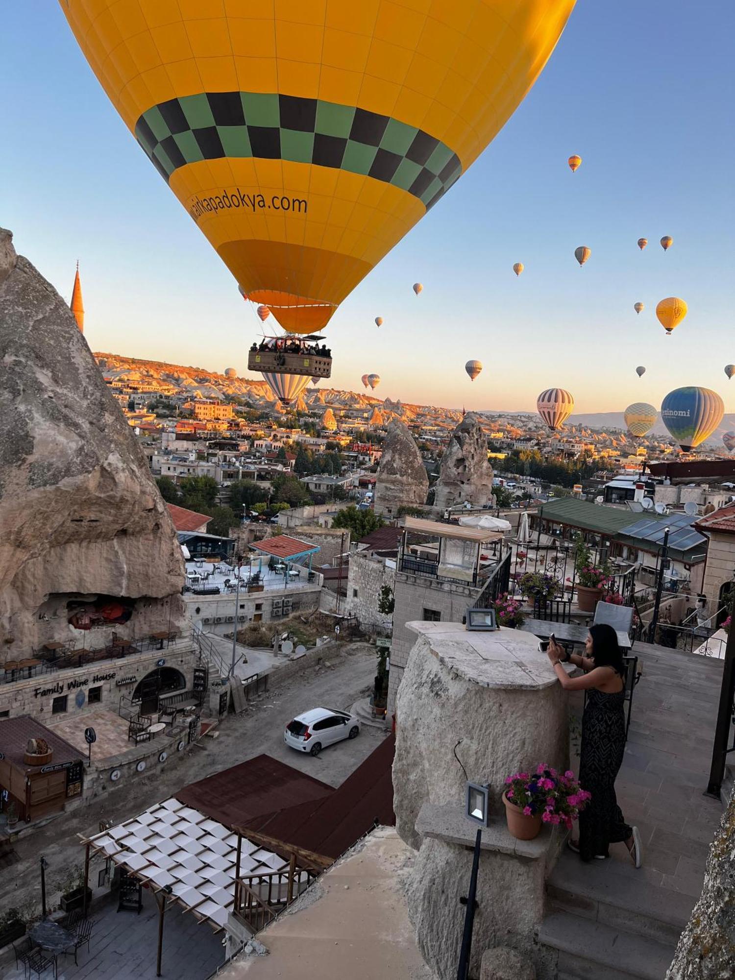 Castle Cave Hotel เกอเรเม ภายนอก รูปภาพ