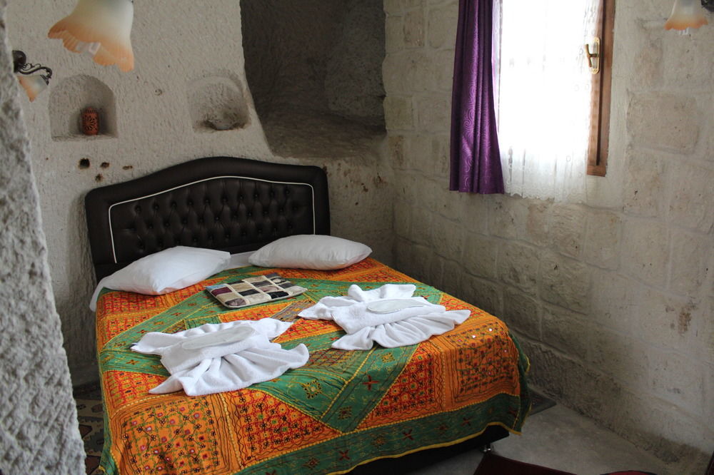 Castle Cave Hotel เกอเรเม ภายนอก รูปภาพ